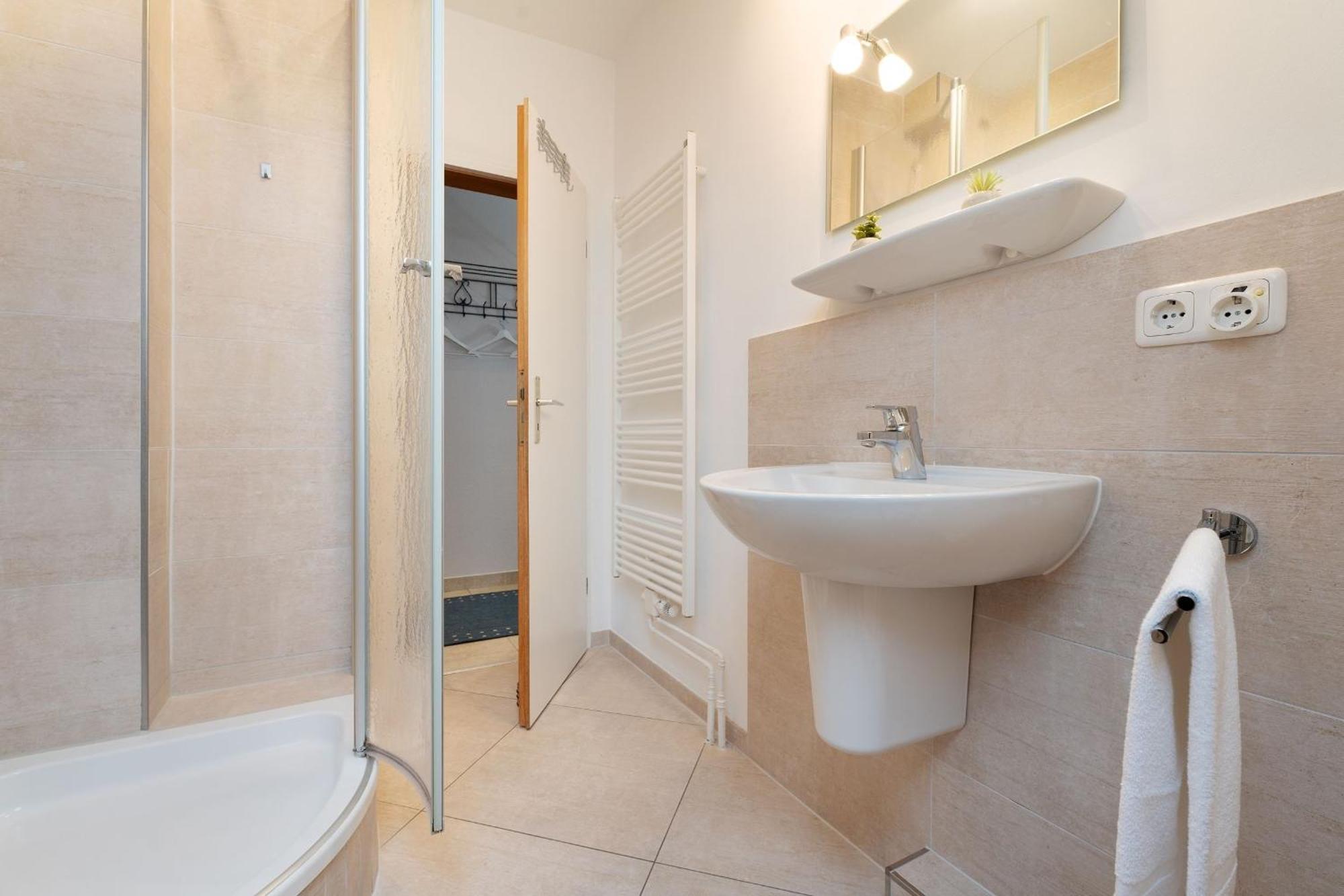 Mittelweg 6 Wohnung 4 グレーミッツ エクステリア 写真