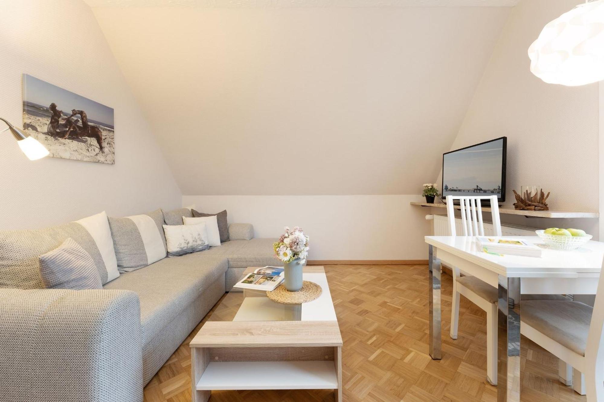 Mittelweg 6 Wohnung 4 グレーミッツ エクステリア 写真